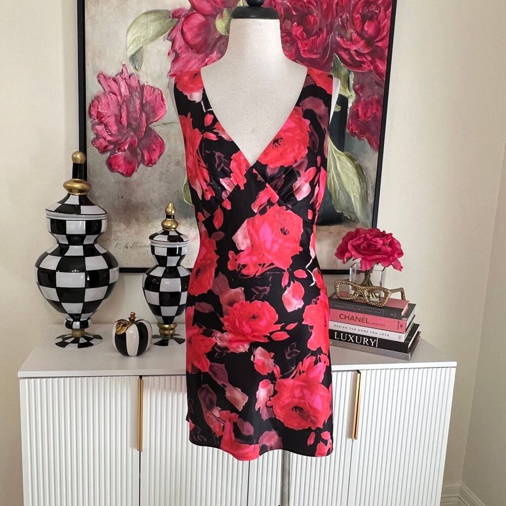 Lioness Harlow Floral Satin V-Neck Ruched Sleeveless Mini Dress Black Red Small